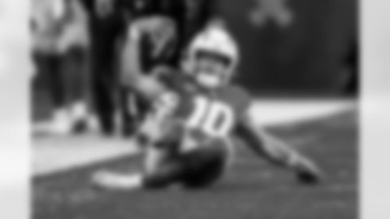 Chargers QB Justin Herbert (#10) in action during their Pro Bowl season.