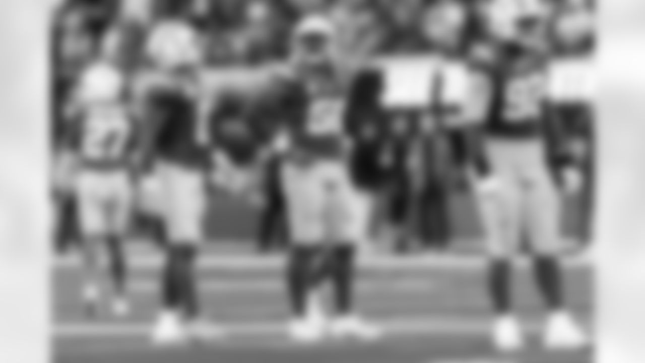 Check out the best shots from the Chargers Week 10 matchup against the Steelers!