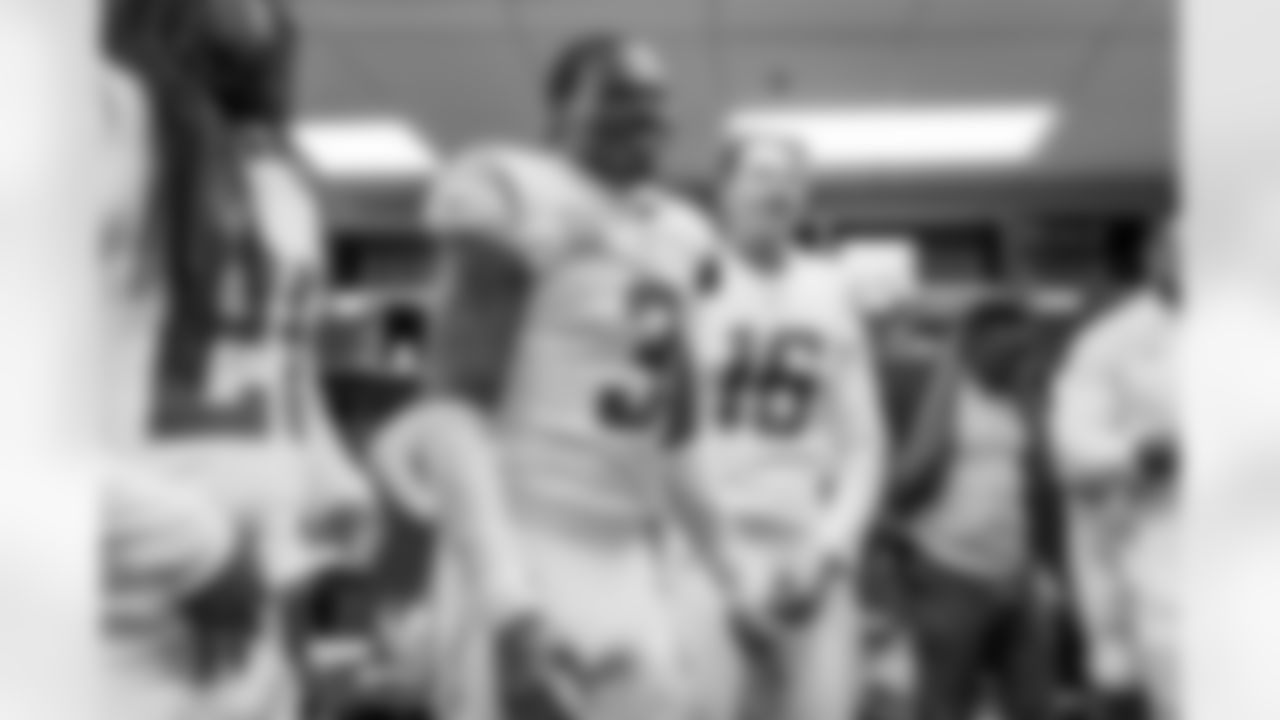 Check out the best shots from the Chargers Week 15 matchup against the Chiefs!