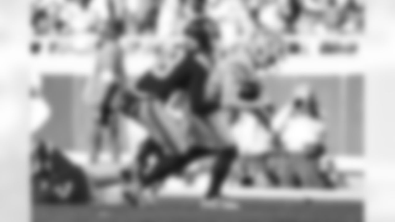 Check out the best shots from the Chargers Week 15 matchup against the Chiefs!