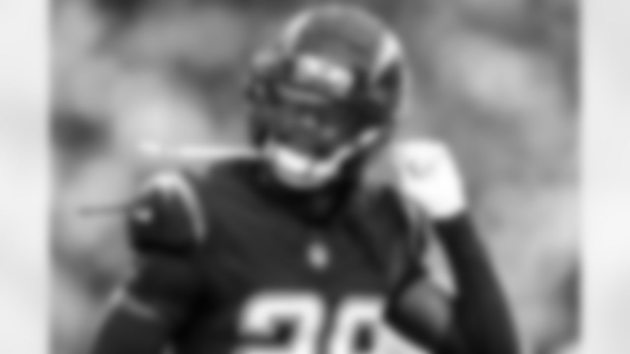 CB Donte Jackson (26)