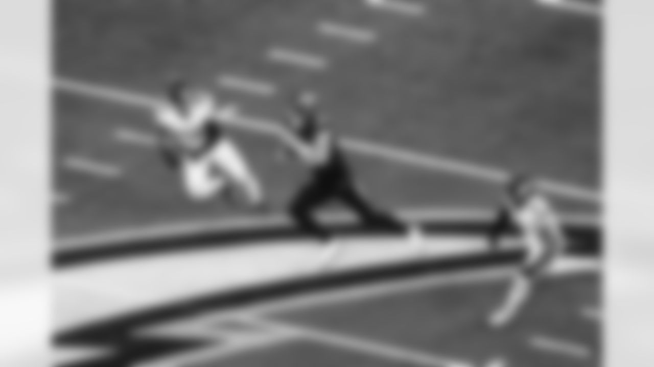 QB Justin Herbert (10)