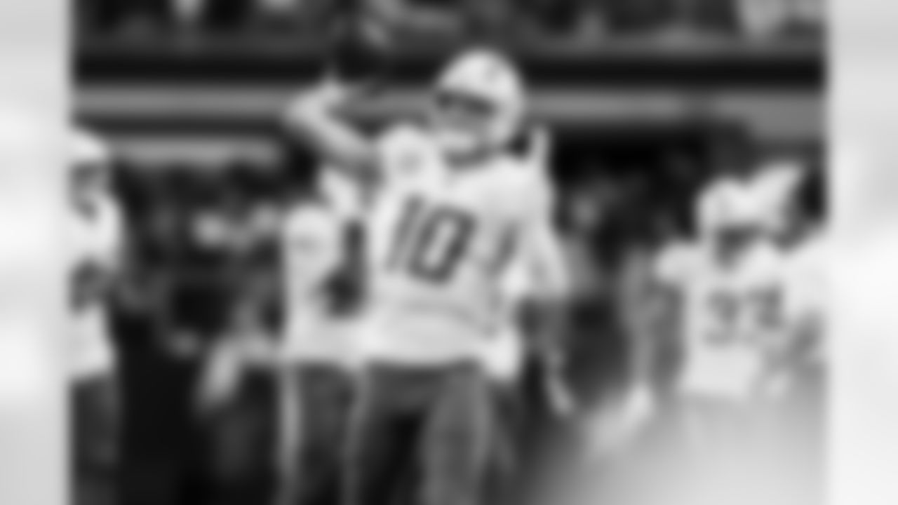 QB Justin Herbert (10)