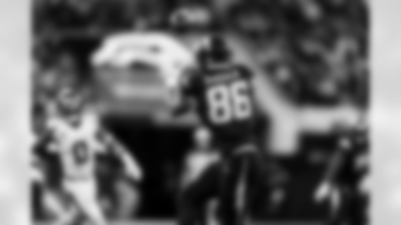 TE Oronde Gadsden (86)