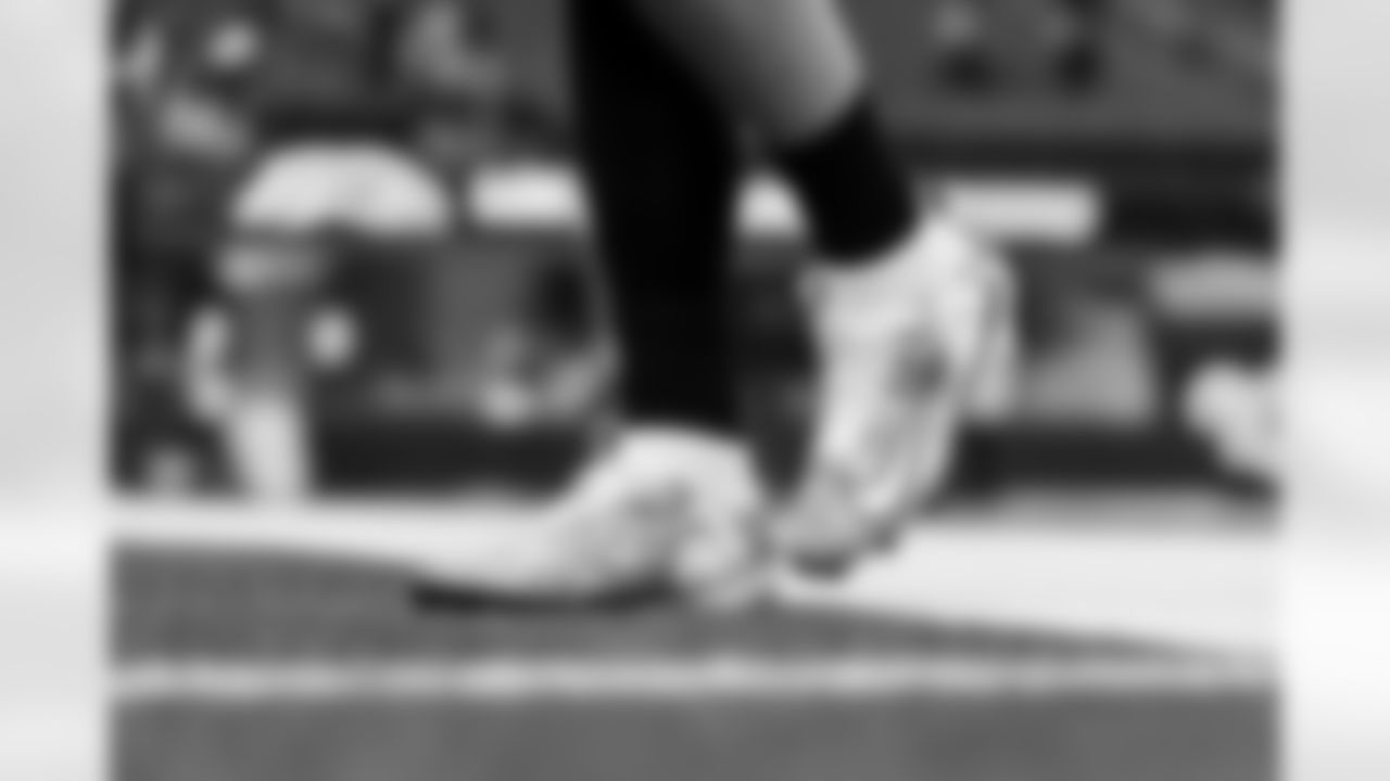 QB Justin Herbert (10)