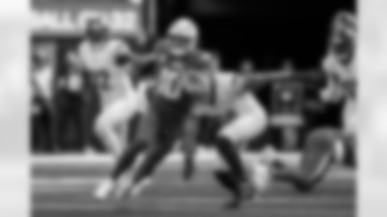 Take a look back at the best photos of Justin Herbert's 2025 campaign.