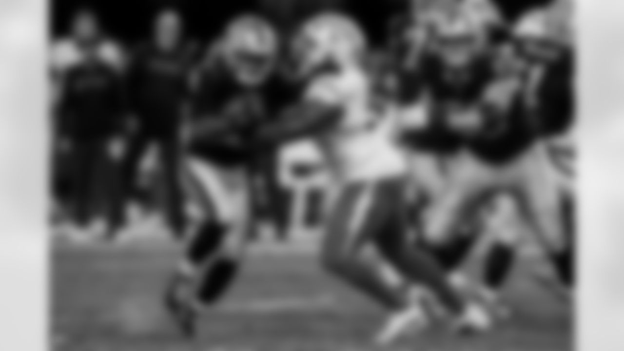 Take a look at the best photos of Chargers 2026 free agent Da'Shawn Hand