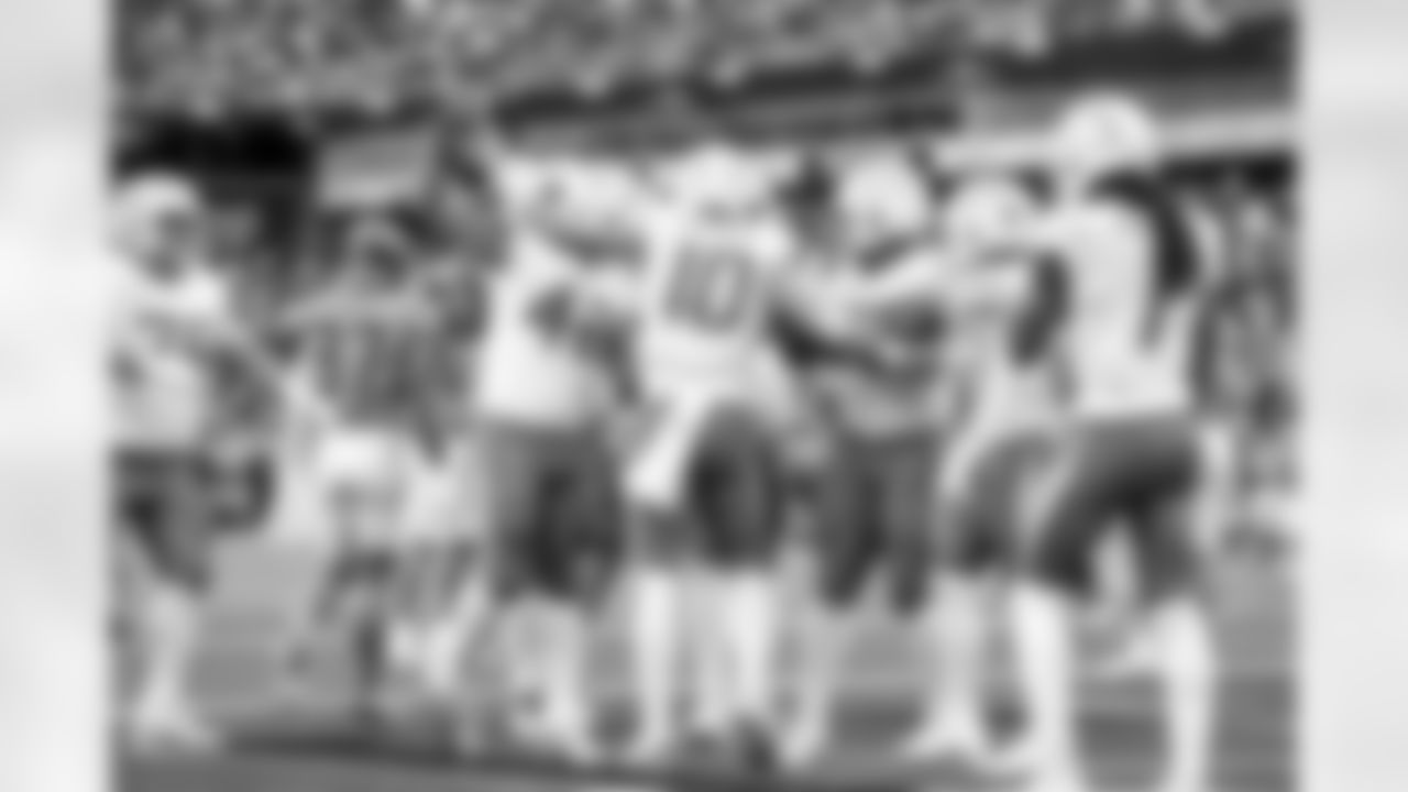 QB Justin Herbert (10)