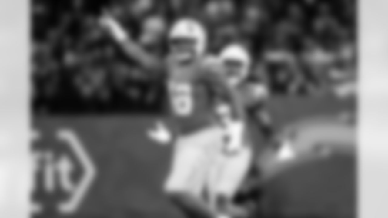 OLB Bud Dupree (48)