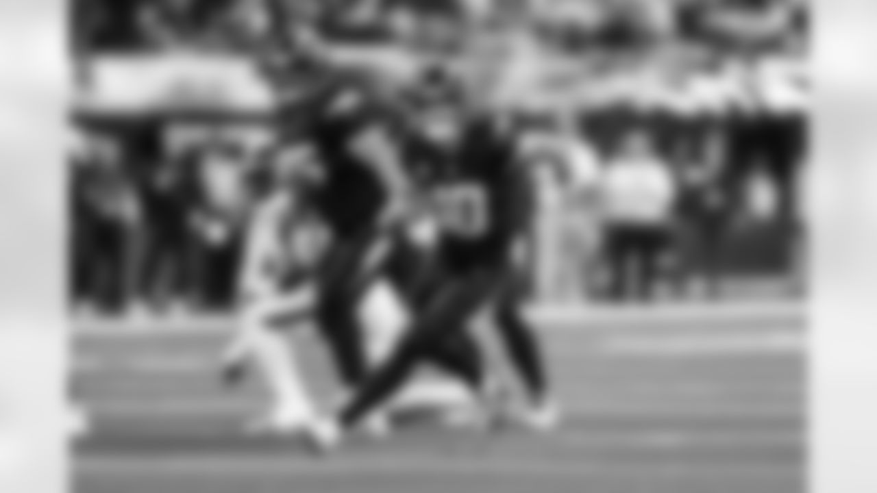 QB Justin Herbert (10)