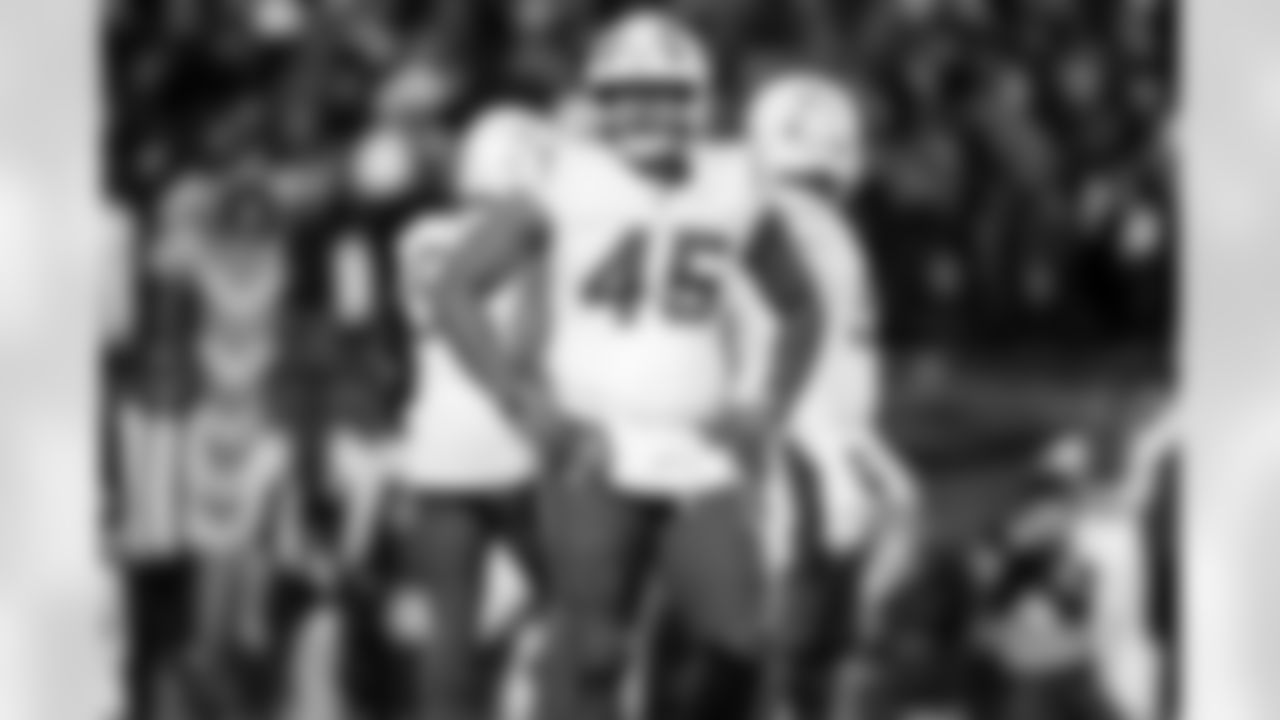 OLB Tuli Tuipulotu (45)