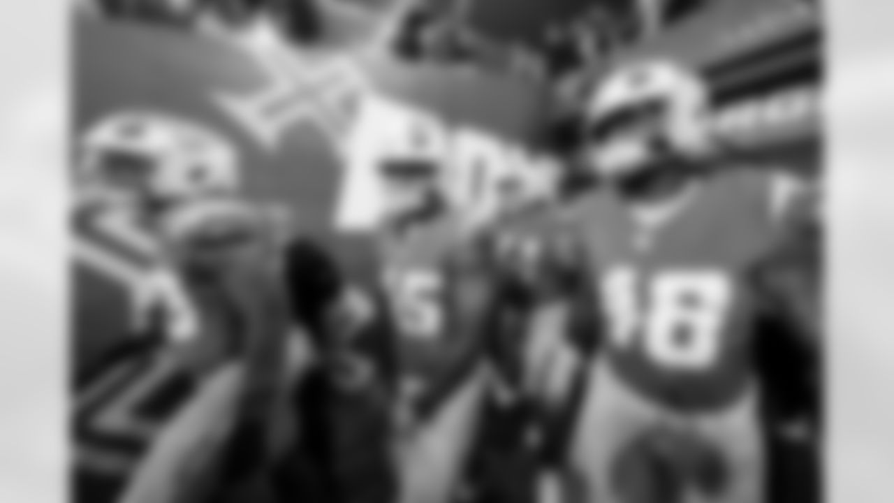 OLB Tuli Tuipulotu (45) and OLB Bud Dupree (48)