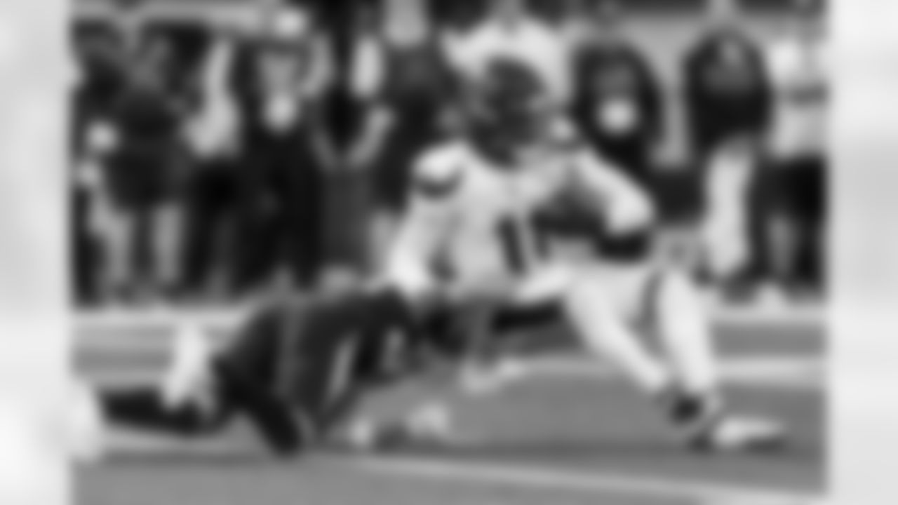 Check out the best shots from the Chargers Week 17 matchup against the Texans!