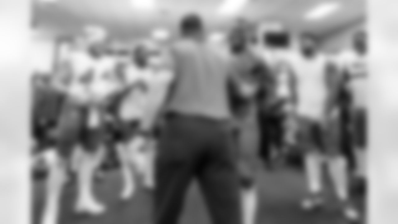 Check out the best shots from the Chargers Week 9 matchup against the Titans!