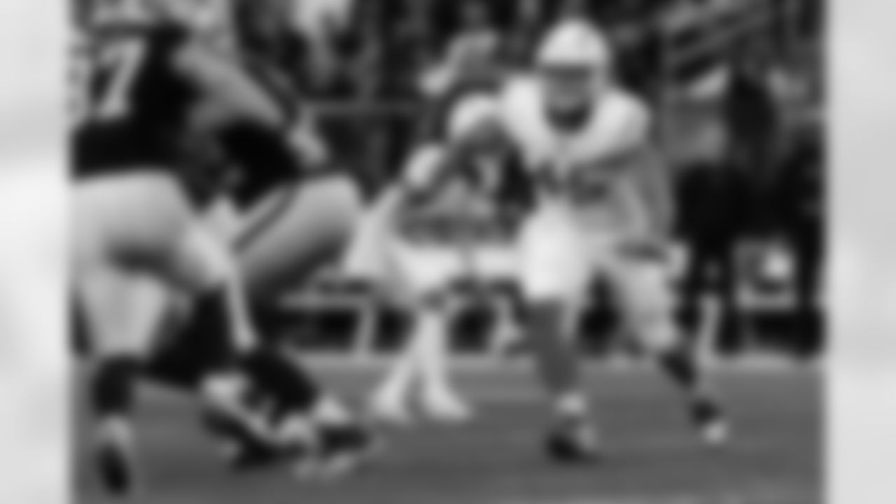 The Los Angeles Chargers play the Las Vegas Raiders on Thursday, December 14, 2023 at Allegiant Stadium in Las Vegas, NV.
[FINAL SCORE: LV 63 - LV 21]