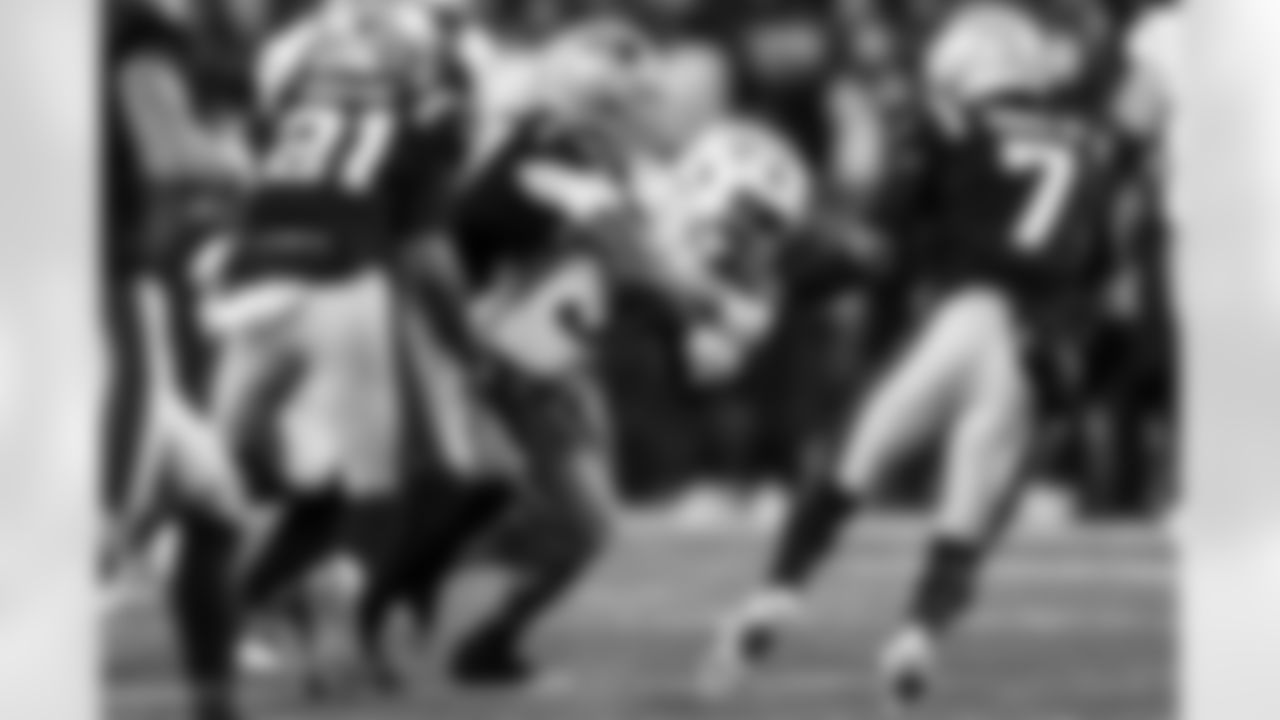 RB Kimani Vidal (30)