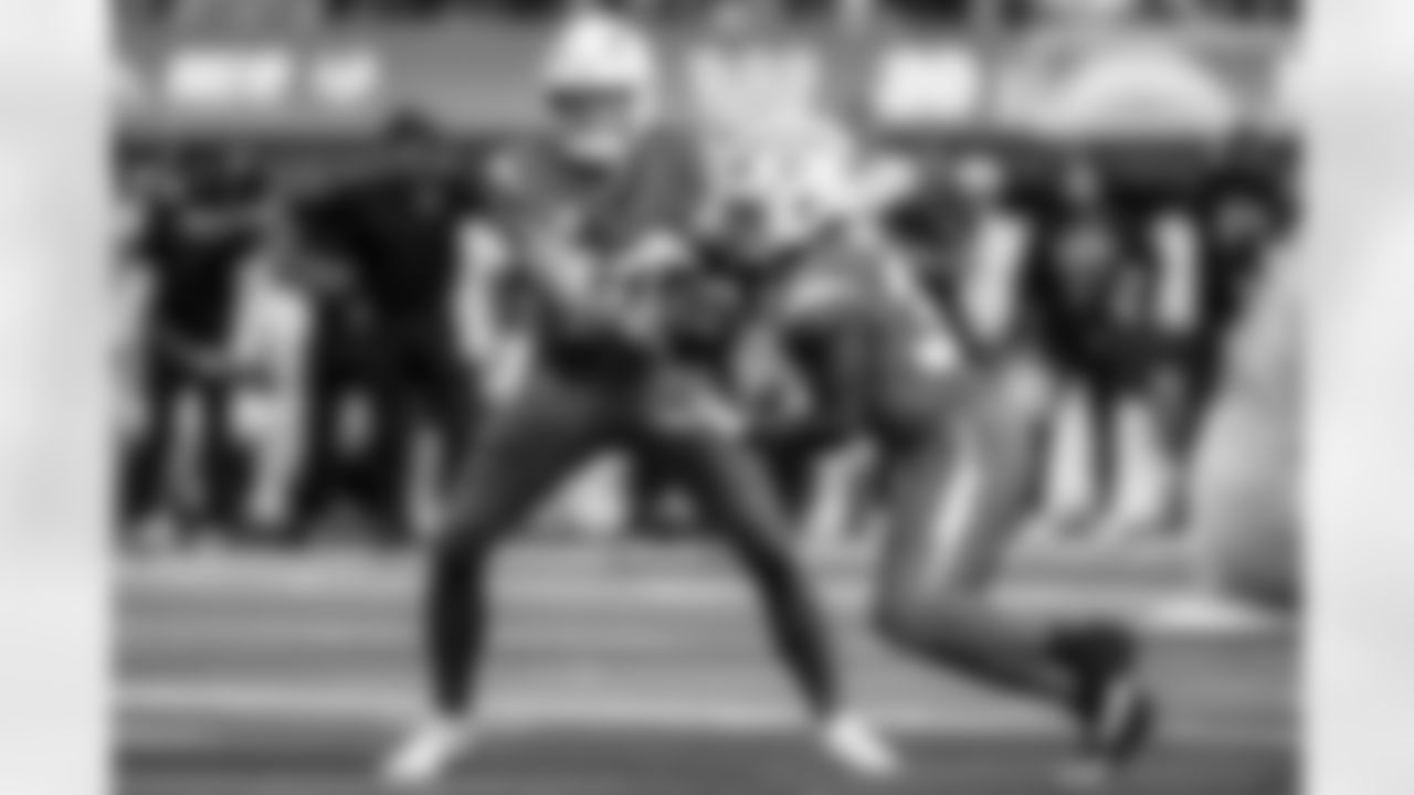 Check out the best shots from the Chargers Week 5 matchup against the Commanders!