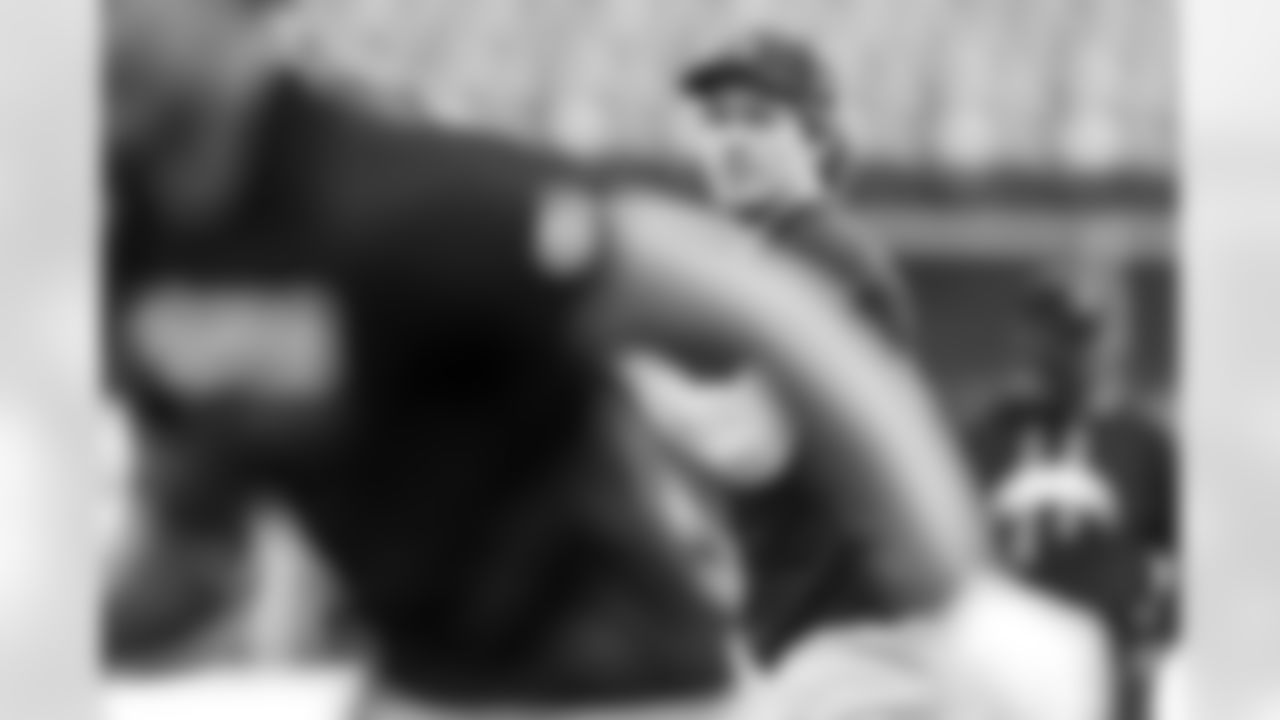 QB Justin Herbert (10)