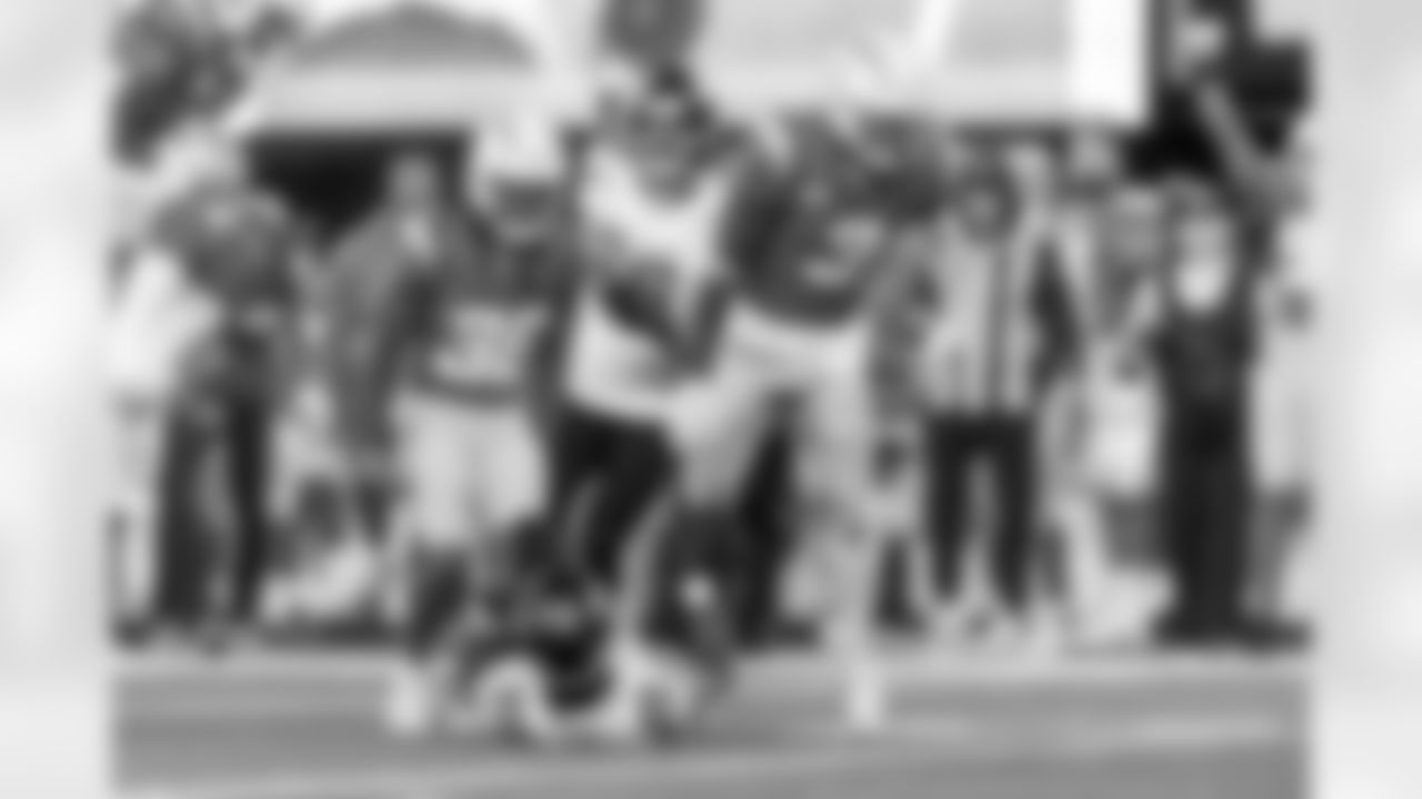 The Los Angeles Chargers play the New York Jets on Monday, November 6, 2023 at MetLife Stadium in East Rutherford, NJ.
[FINAL SCORE: LAC 27 - NYJ 6]