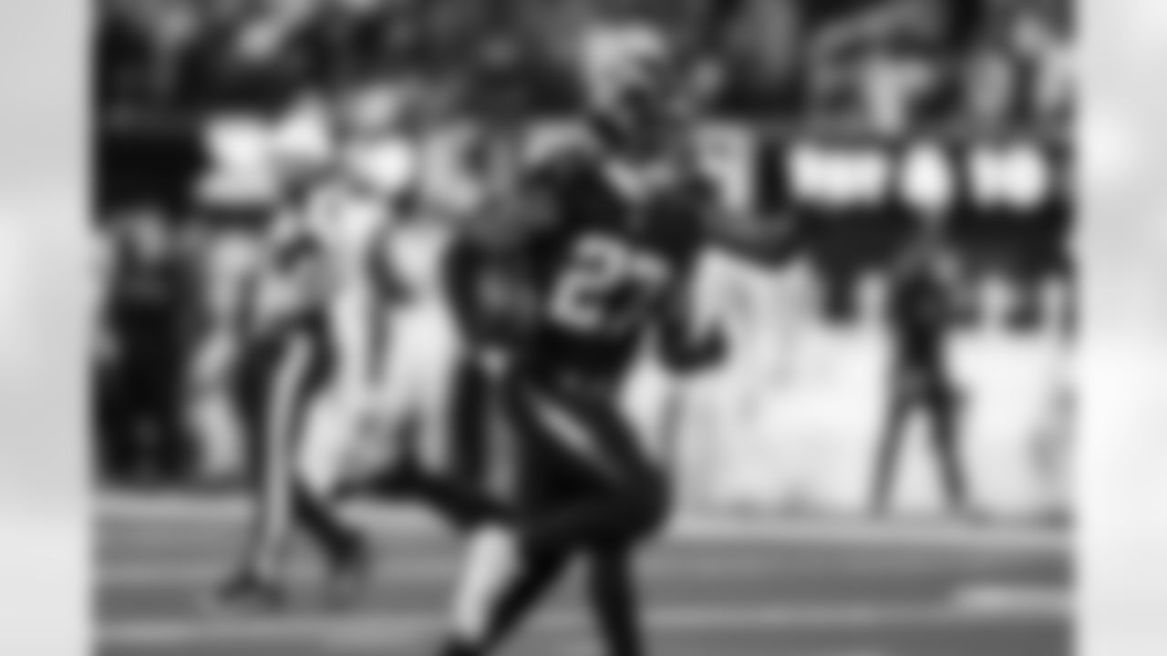 S RJ Mickens (27)