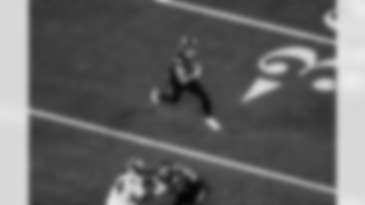 QB Justin Herbert (10)