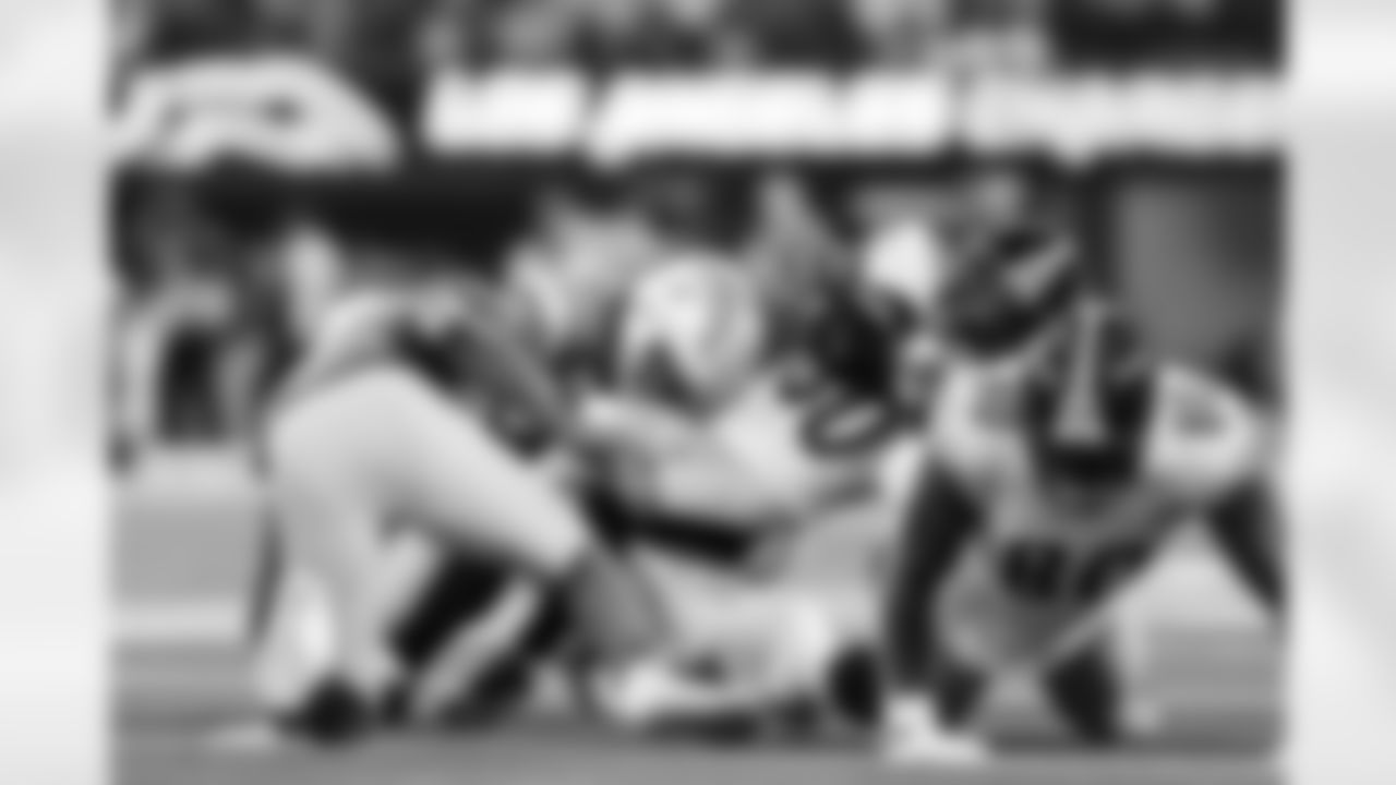 LB Daiyan Henley (0)