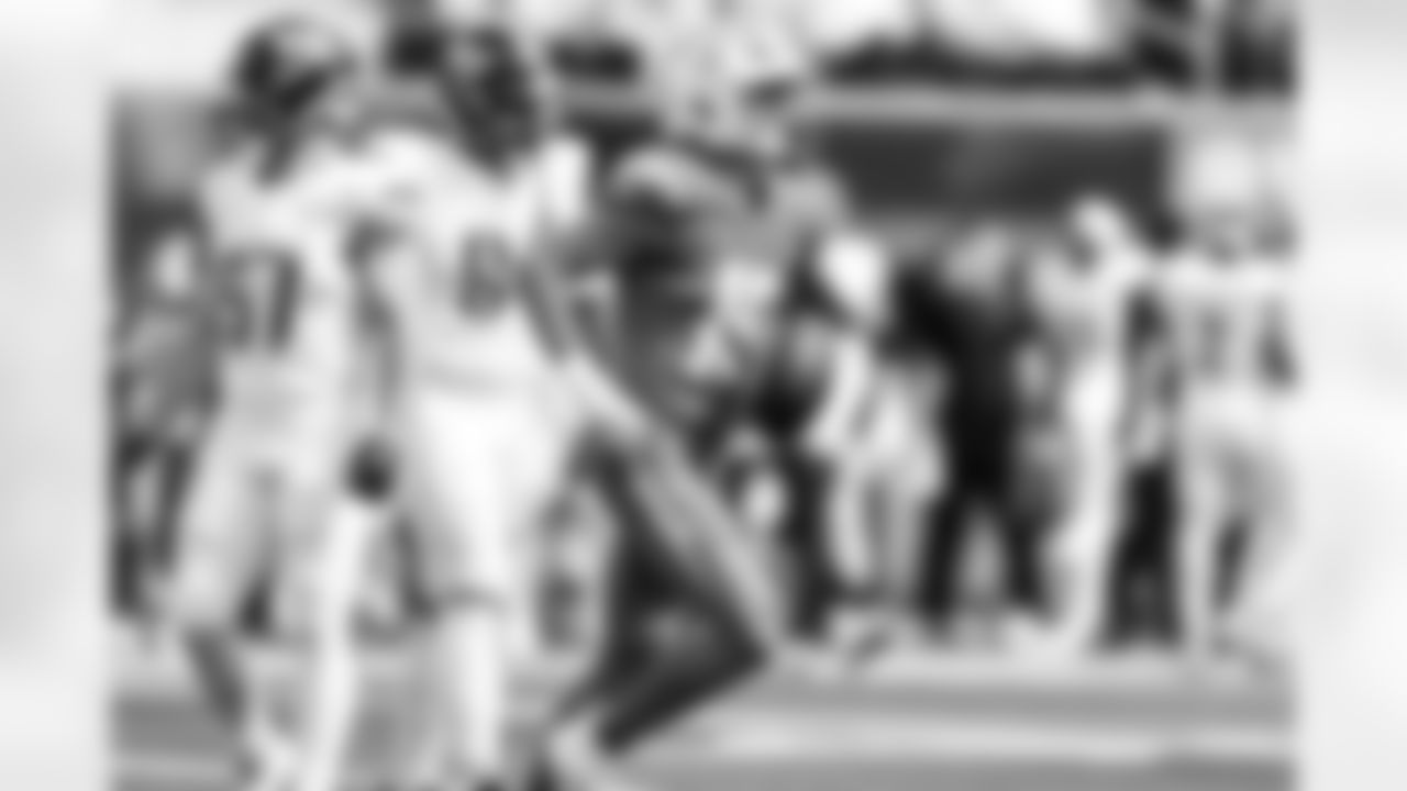 WR Ladd McConkey (15)