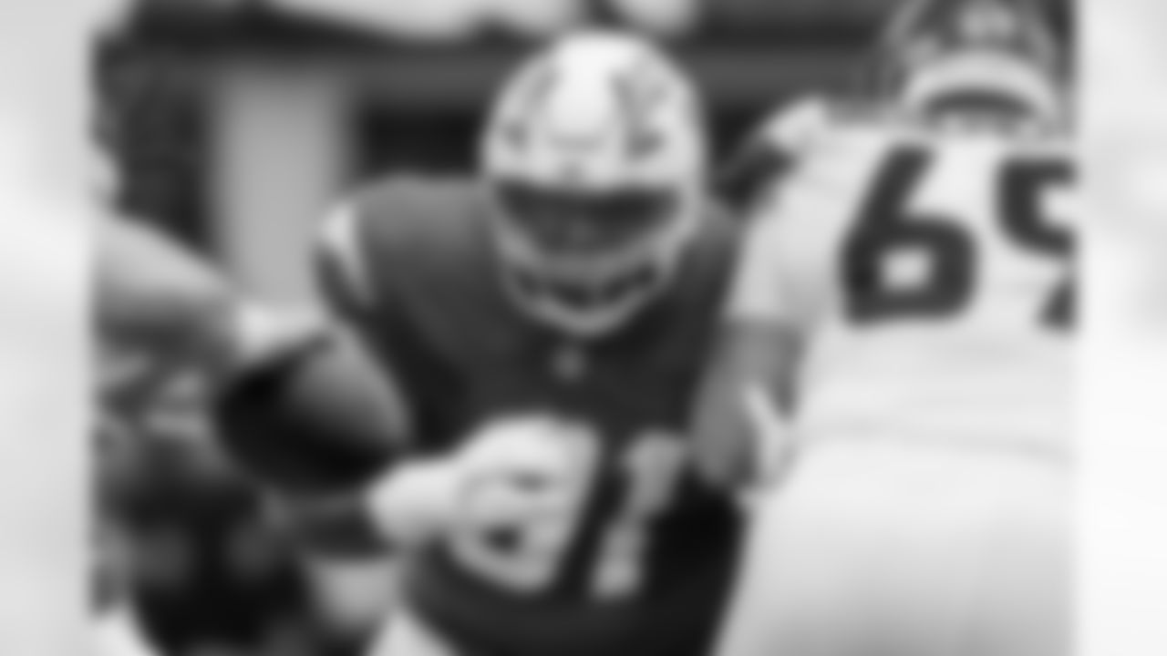 Take a look at the best photos of Chargers 2026 free agent Da'Shawn Hand