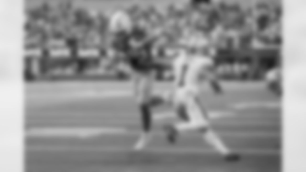 The Los Angeles Chargers play the Las Vegas Raiders on Thursday, September 5, 2024 at SoFi Stadium in Inglewood, CA.
[FINAL SCORE: LAC 22 - LV 10]