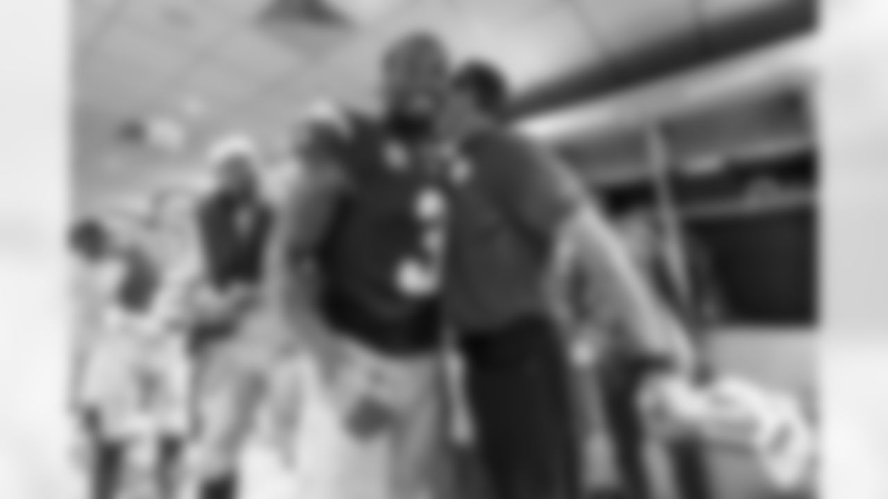 Check out the best shots from the Chargers Week 6 matchup against the Dolphins!