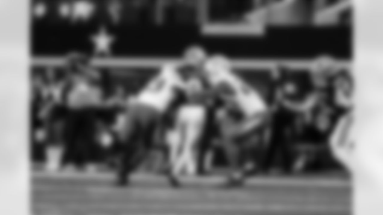 LB Troy Dye (43) and CB Benjamin St-Juste (24)