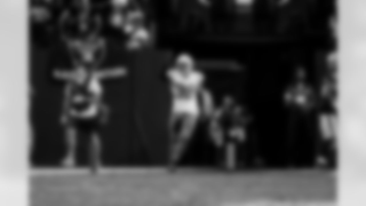 S Alohi Gilman (32)