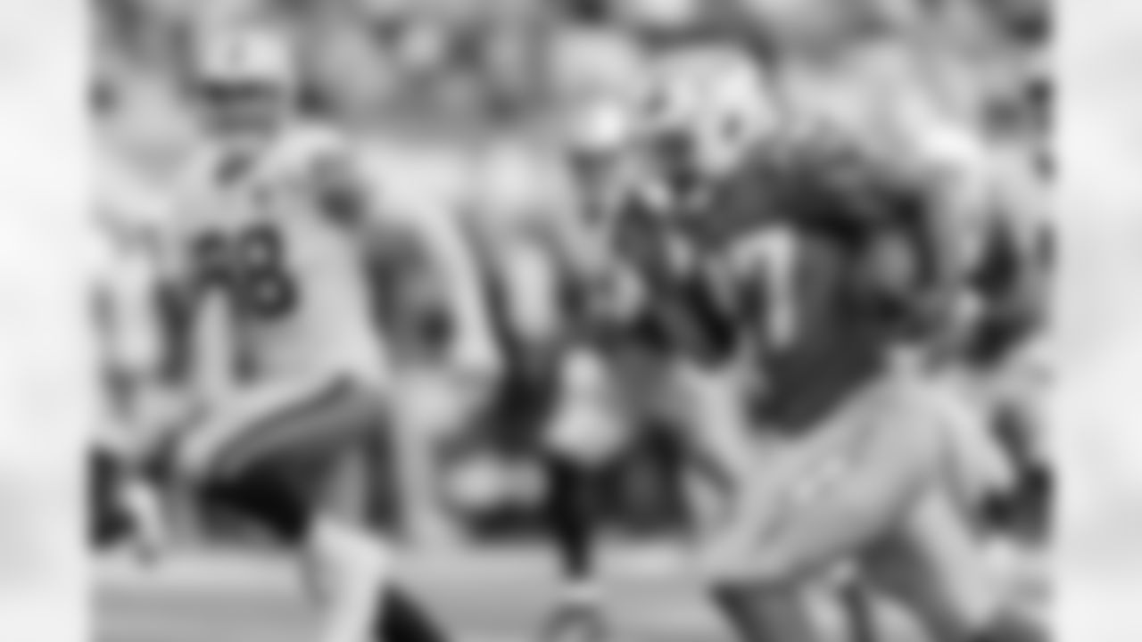 The Los Angeles Chargers play the Las Vegas Raiders on Sunday, September 8, 2024 at SoFi Stadium in Inglewood, CA.
[FINAL SCORE: LAC 22 - LV 10]