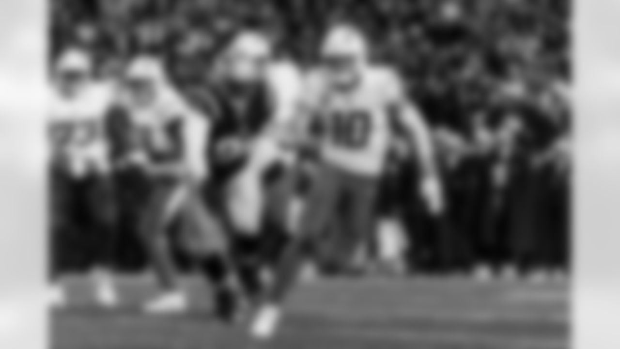 Take a look back at the best photos of Justin Herbert's 2025 campaign.