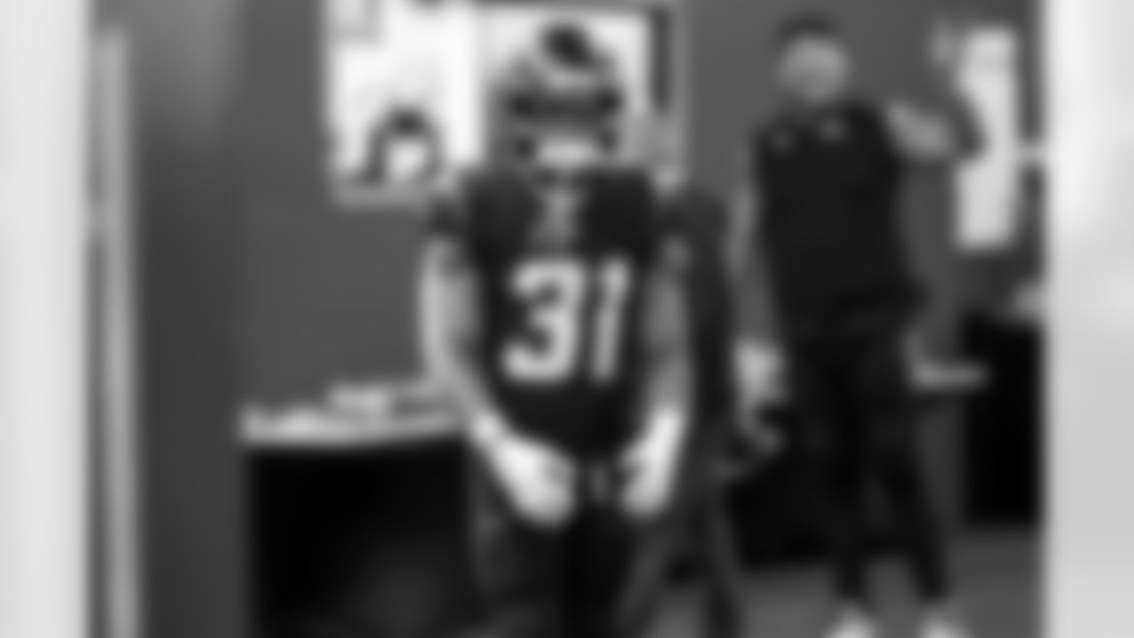 RB Nyheim Hines (31)