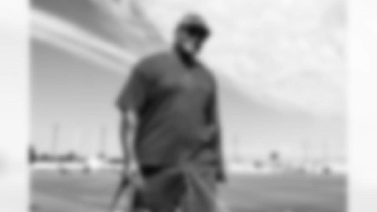 DL Naquan Jones (96)