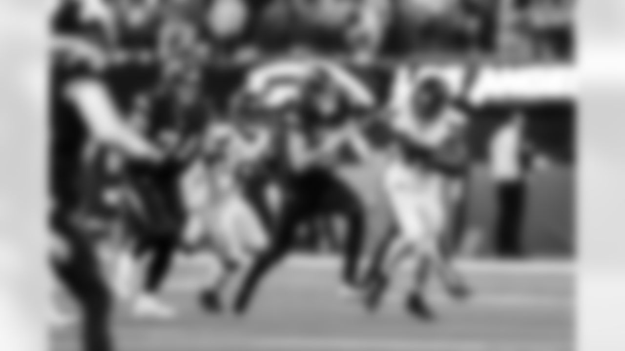 QB Justin Herbert (10)