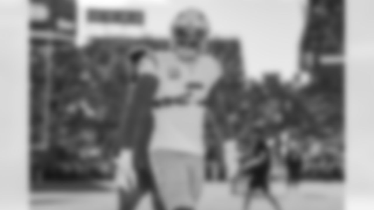 Check out the best shots from the Chargers Week 18 matchup against the Broncos!