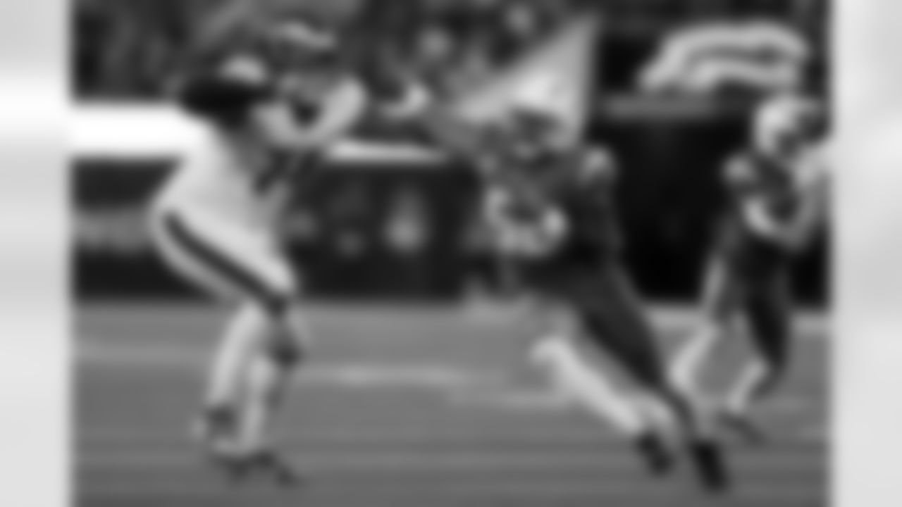 OLB Khalil Mack (52)