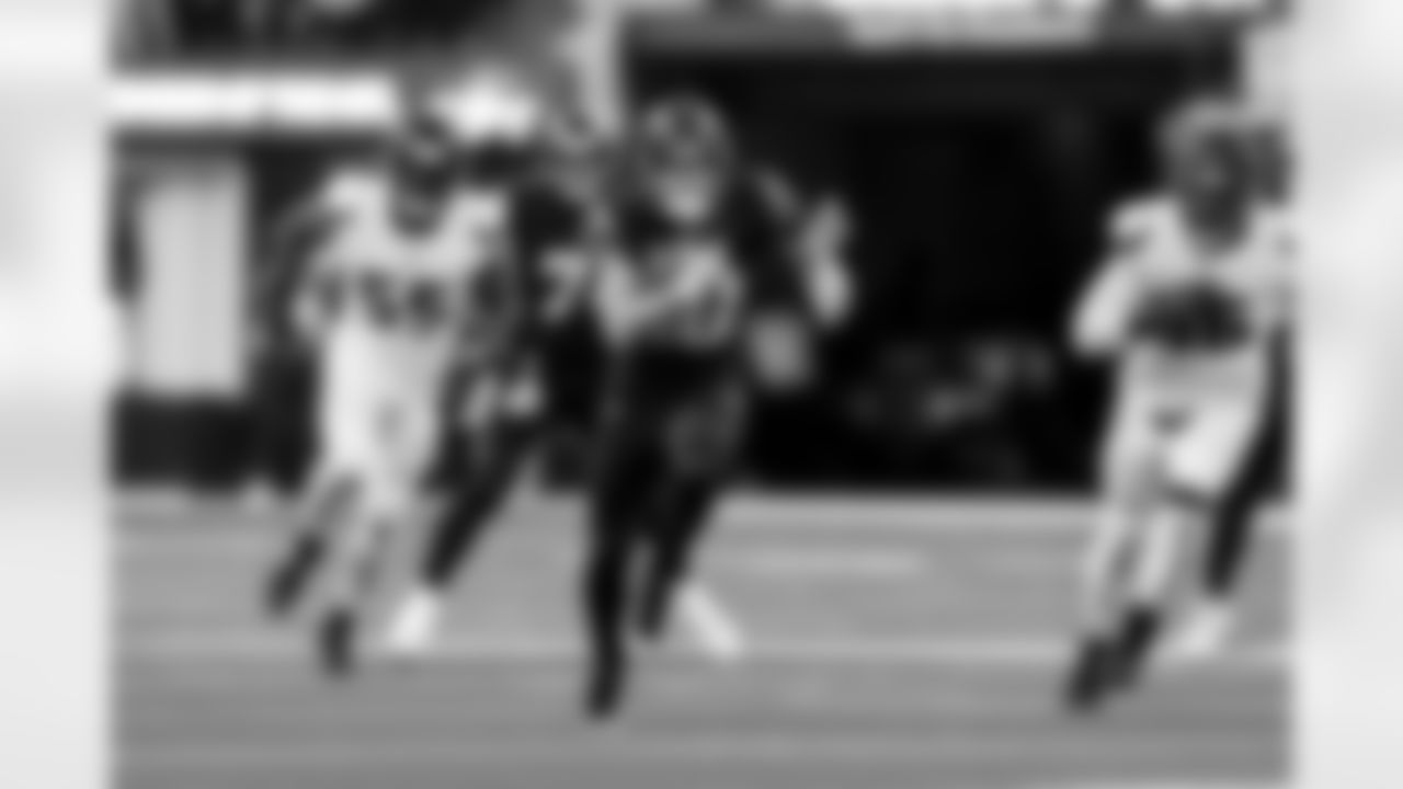 QB Justin Herbert (10)