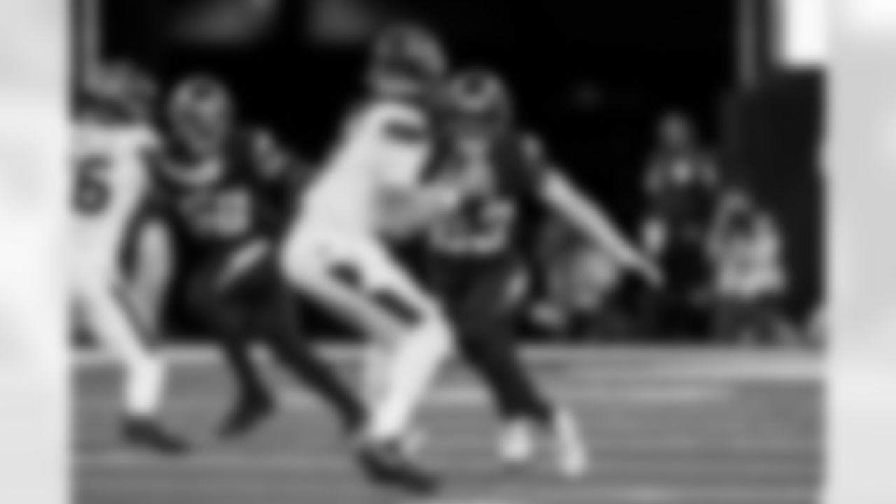 Check out the best shots from the Chargers Week 17 matchup against the Texans!