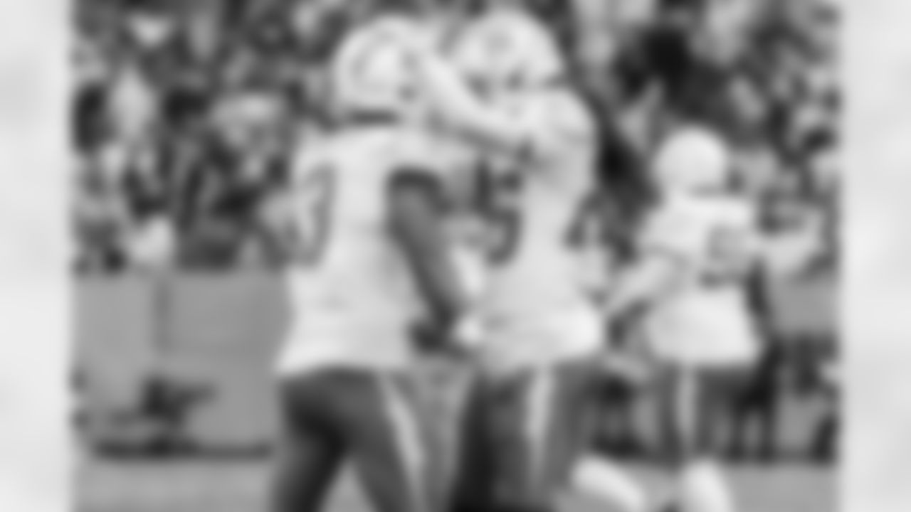 S Derwin James Jr. (3) and CB Donte Jackson (26)