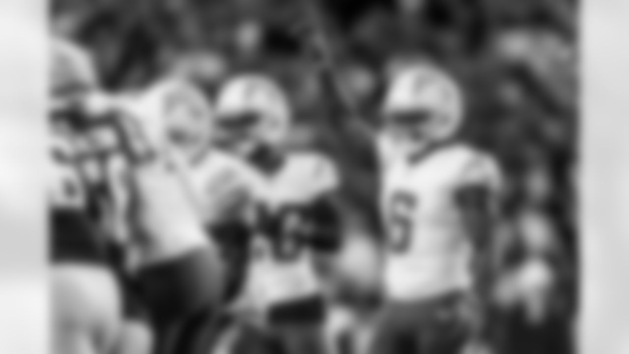 Take a look at the best photos of Chargers 2026 free agent Denzel Perryman