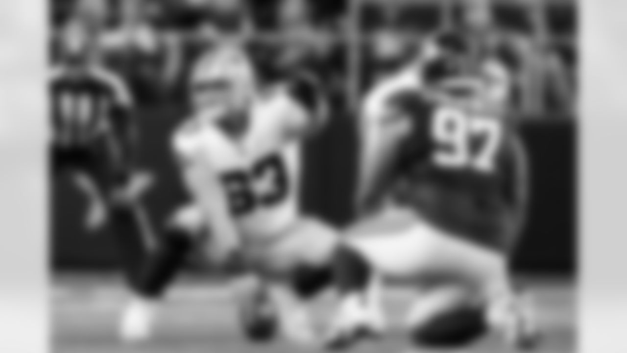 The Los Angeles Chargers signed center Tyler Biadasz.