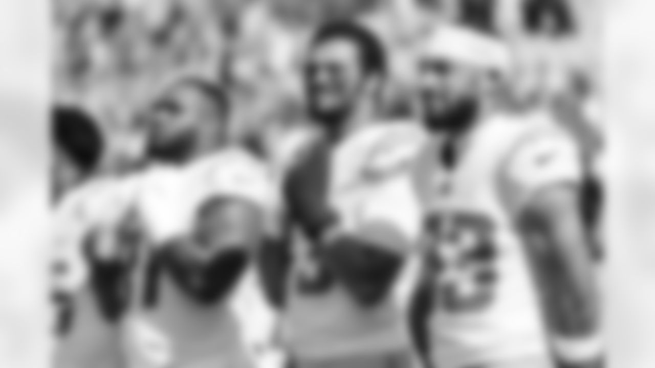 LB Troy Dye (43) and DB Deane Leonard (33)