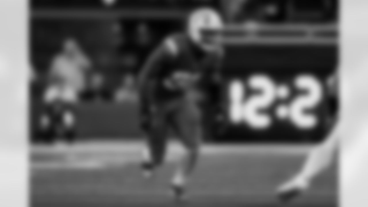 Take a look at the best photos of Chargers 2026 free agent Odafe Oweh