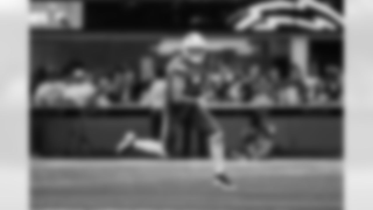 QB Justin Herbert (10)