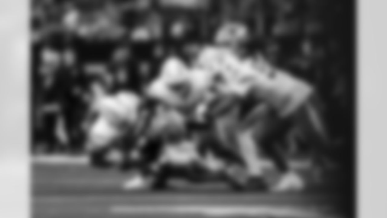 LB Del'Shawn Phillips (53), LB Marlowe Wax (58) and DL Justin Eboigbe (92)