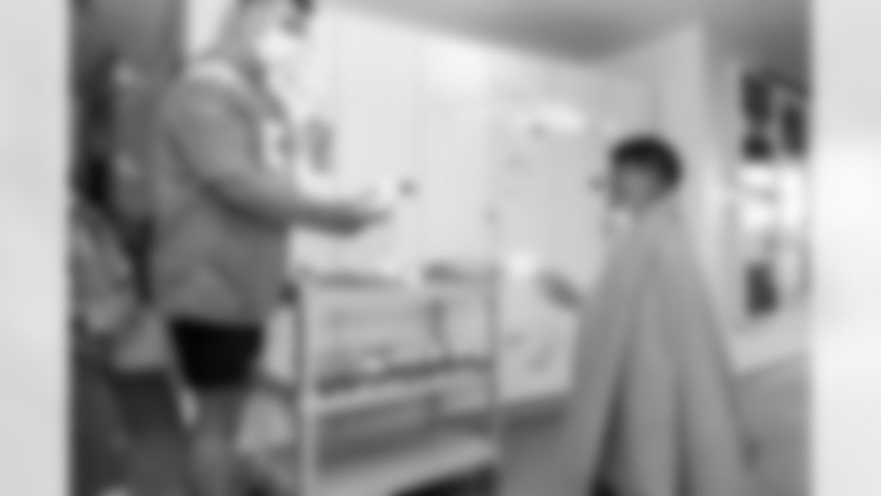 The Los Angeles Chargers visit with patients and staff on Wednesday, May 7, 2025 at UCLA Health Childrenís Hospital in Westwood, CA.