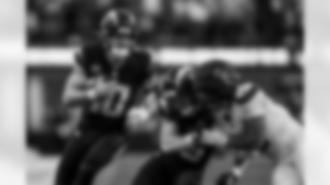 Take a look back at the best photos of Justin Herbert's 2025 campaign.